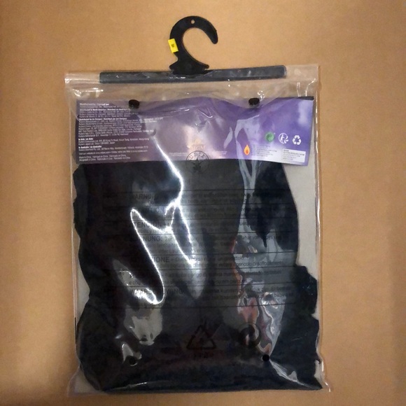 The Addams Family Morticia Adult Costume! New! - Picture 4 of 8